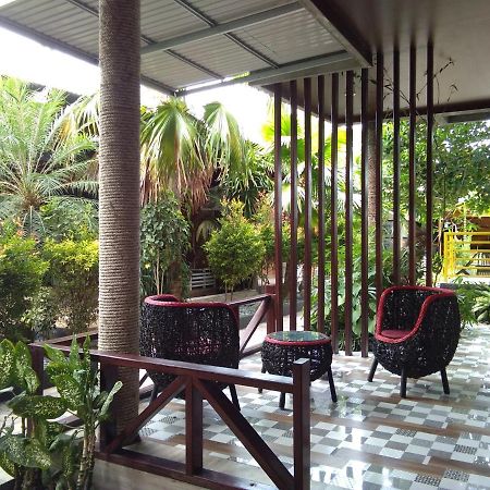 Lawaka Hotel Ampana Exterior foto