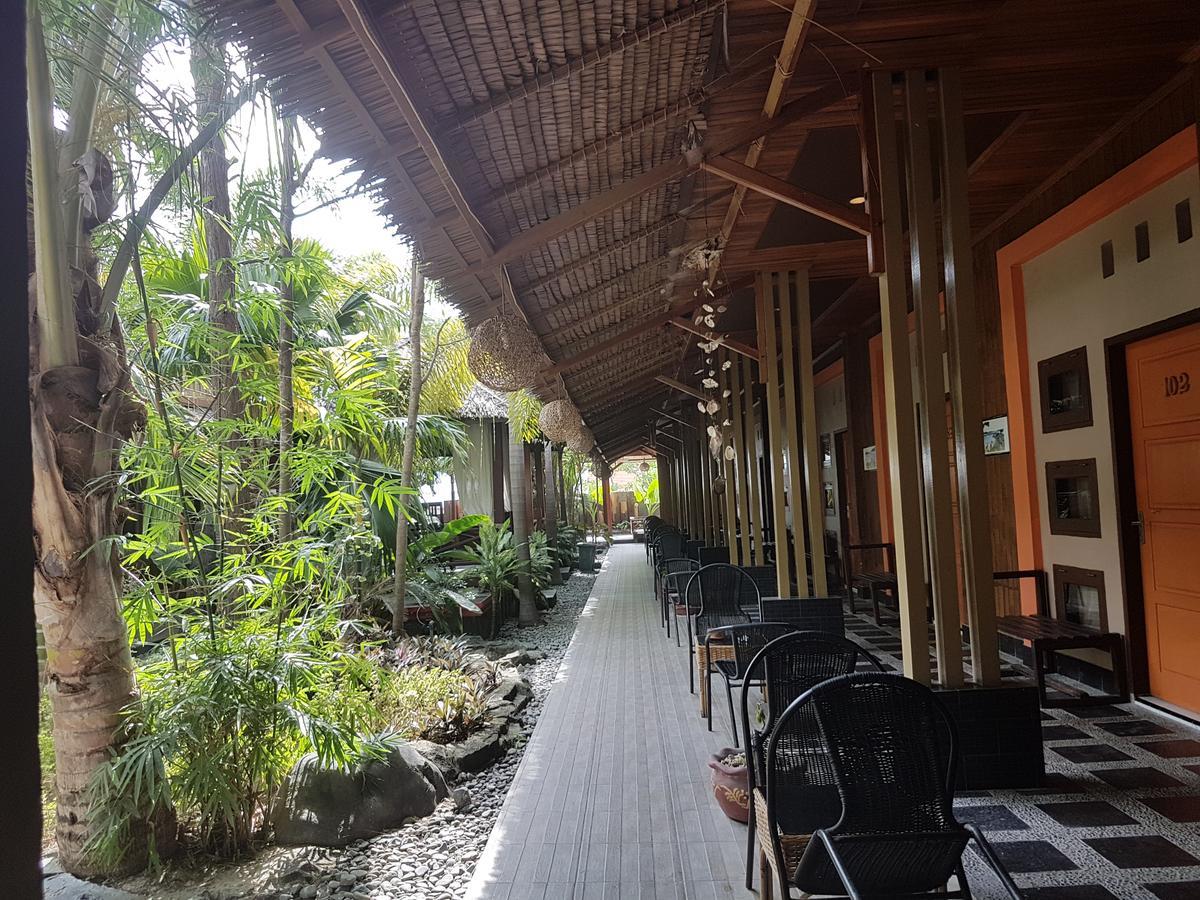Lawaka Hotel Ampana Exterior foto