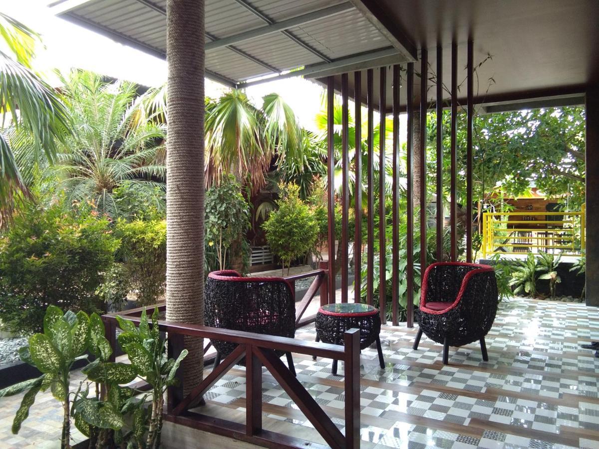 Lawaka Hotel Ampana Exterior foto